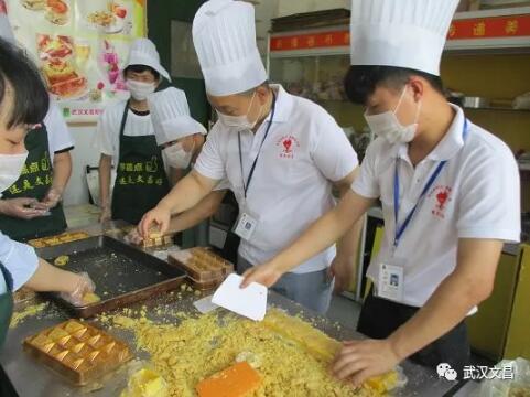 文昌西式糕點培訓＿老師講解綠豆糕制作方法